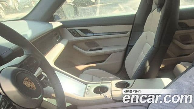 Porsche 타이칸 4S, 2025 8