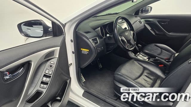 Hyundai Avante MD Premium, 2013 11