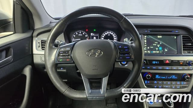 Hyundai LF Sonata 1.6 турбо Smart, 2017 13