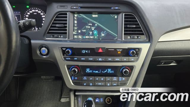 Hyundai LF Sonata 1.6 турбо Smart, 2017 14