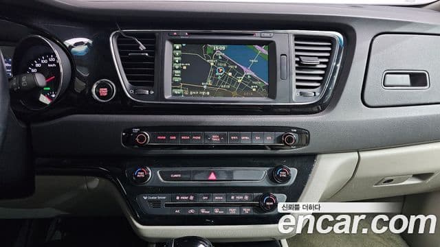Kia All New Carnival Noblesse, 2016 14