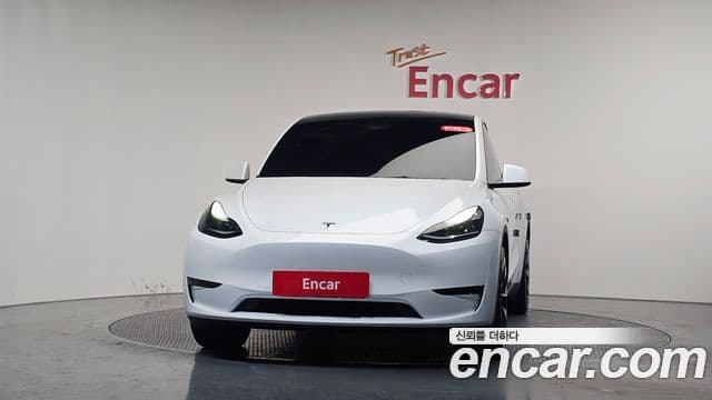 Tesla модель Y Long Range AWD, 2024 3