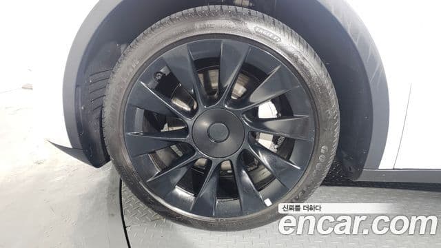 Tesla модель Y Long Range AWD, 2024 все фото