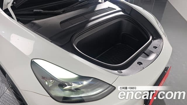 Tesla модель Y Long Range AWD, 2024 6