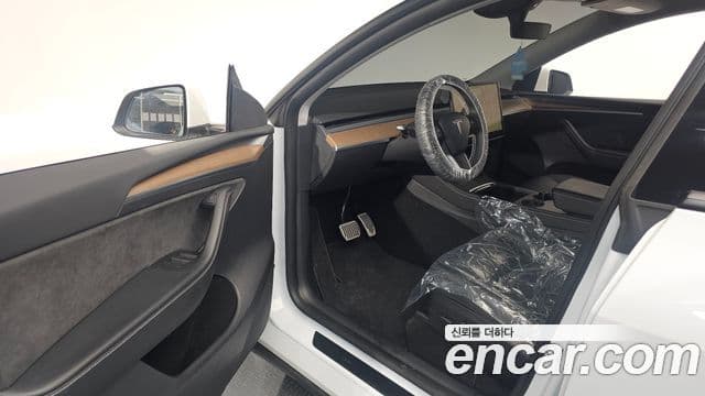 Tesla модель Y Long Range AWD, 2024 10