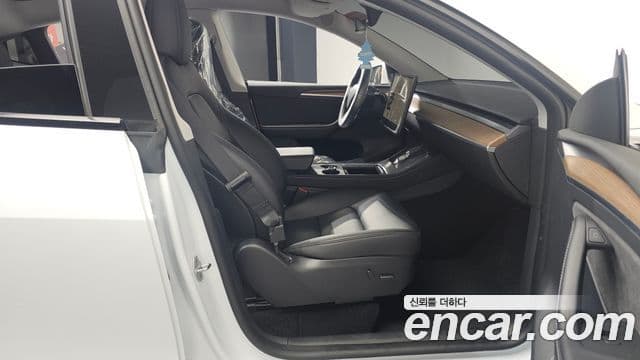 Tesla модель Y Long Range AWD, 2024 11