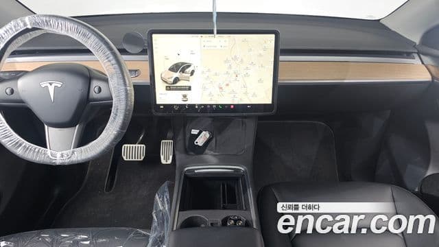 Tesla модель Y Long Range AWD, 2024 14