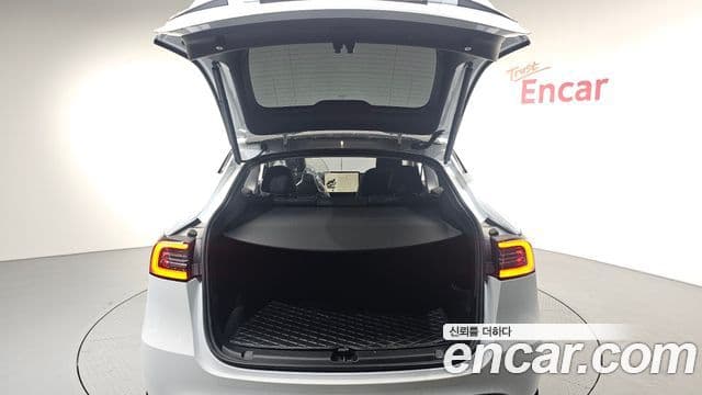 Tesla модель Y Long Range AWD, 2024 20