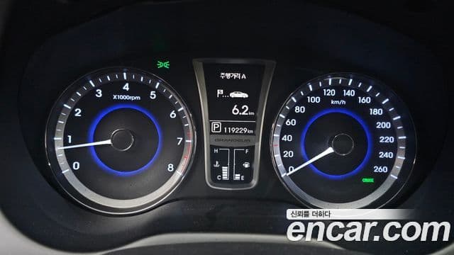 Hyundai Grandeur HG Modern, 2014 8