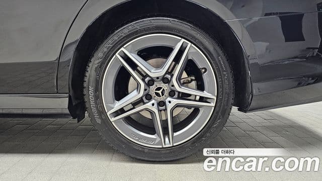 Mercedes-Benz E-класс W213 AMG Line, 2023 все фото