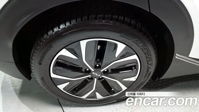 Kia EV6 Air, 2023 все фото