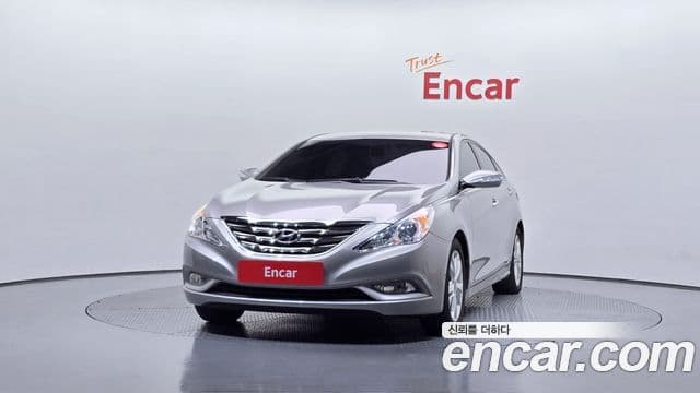 Hyundai YF Sonata LPI Premier(для людей с инвалидностью), 2010 3