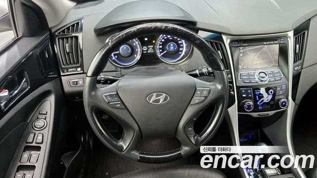 Hyundai YF Sonata LPI Premier(для людей с инвалидностью), 2010 14