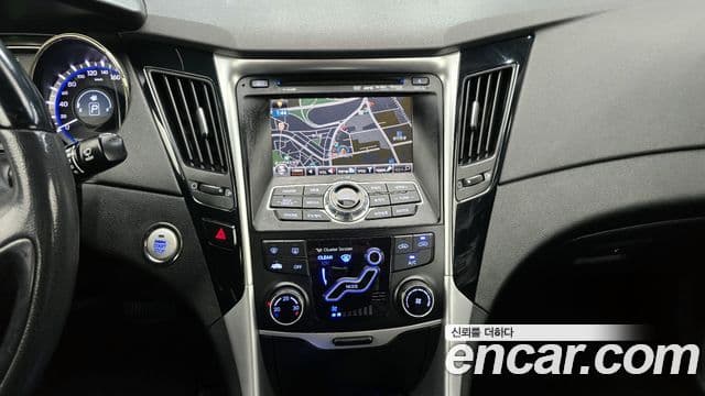 Hyundai YF Sonata LPI Premier(для людей с инвалидностью), 2010 16