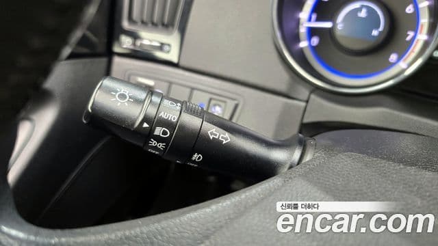 Hyundai YF Sonata LPI Premier(для людей с инвалидностью), 2010 19