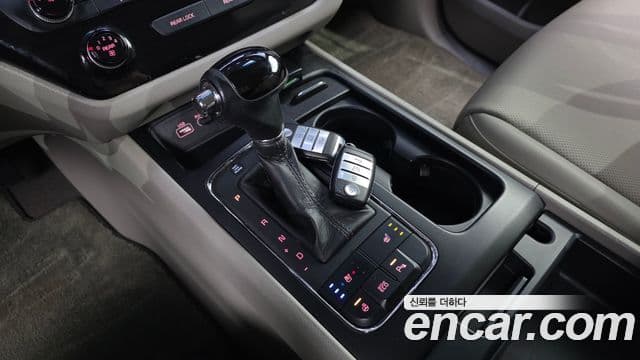 Kia All New Carnival Luxury, 2016 9