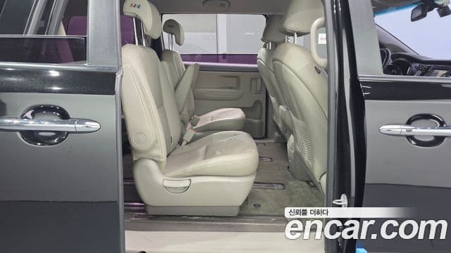 Kia All New Carnival Luxury, 2016 12