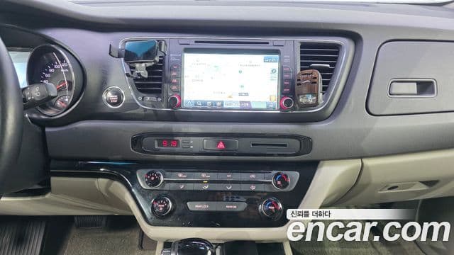 Kia All New Carnival Luxury, 2016 14