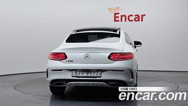 Mercedes-Benz C-класс W205 C200 купе, 2017 4