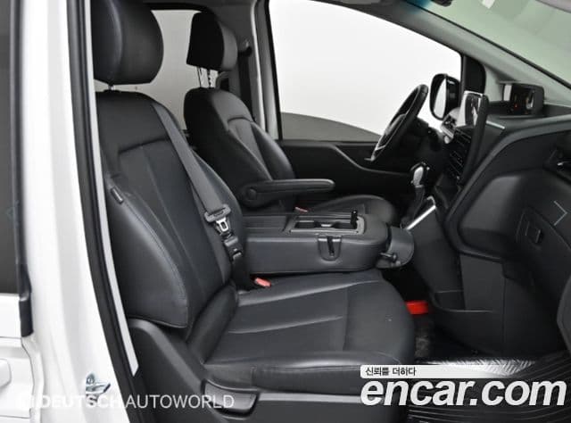 Hyundai Staria Modern, 2025 10