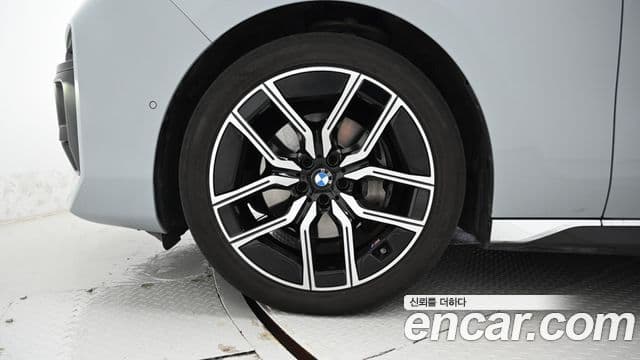 BMW 7시리즈 (G70) 740d xDrive M Sport, 2024 все фото