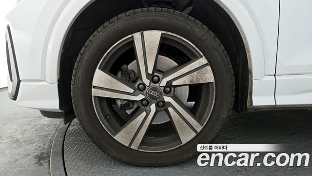 Audi Q2 Premium, 2023 все фото