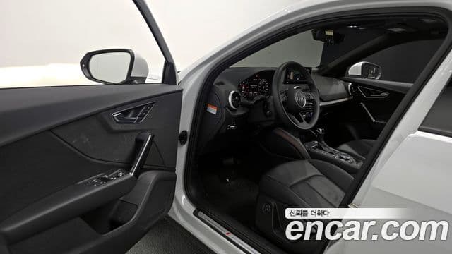 Audi Q2 Premium, 2023 11