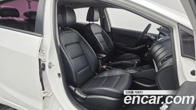 Kia K3 Deluxe, 2015 10