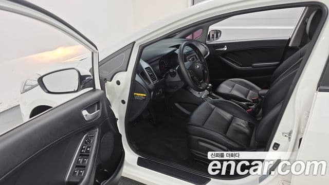 Kia K3 Deluxe, 2015 11