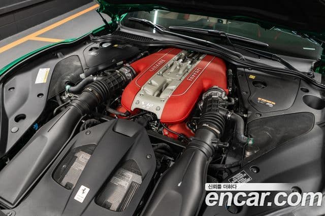 Ferrari 812 GTS, 2021 6