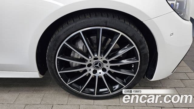 Mercedes-Benz E-класс W213 AMG Line, 2023 все фото