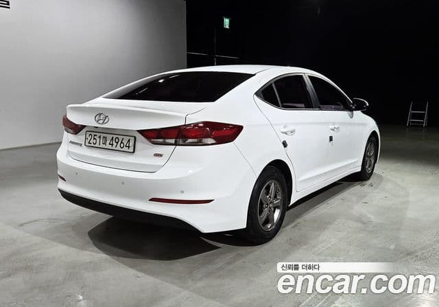 Hyundai Avante AD 1.6 GDI Value Plus, 2017 4