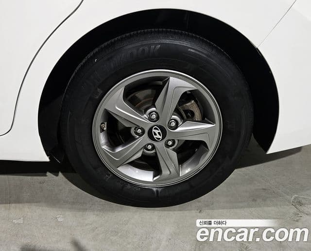 Hyundai Avante AD 1.6 GDI Value Plus, 2017 20