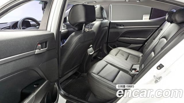 Hyundai Avante AD 1.6 GDI Smart, 2018 10