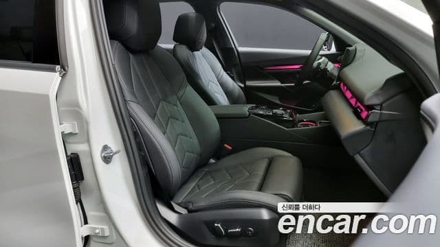 BMW 5시리즈 (G60), 2025 10