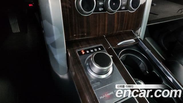 Land Rover Range Rover 4세대 4.4 SDV8 Vogue SE дизель, 2015 9