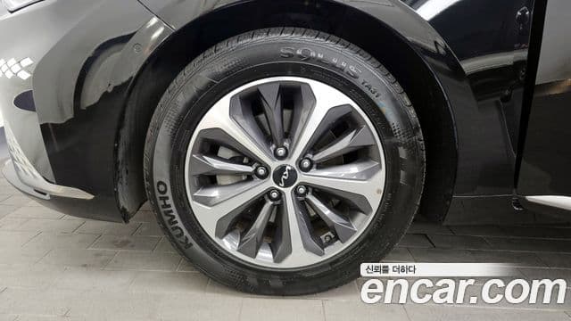 Kia K8 гибрид Noblesse, 2022 все фото