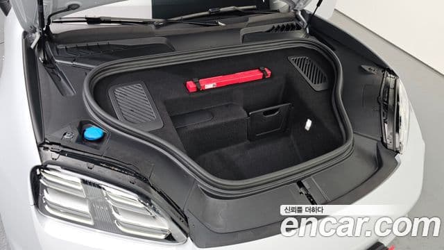 Porsche Macan EV базовый 4, 2025 6