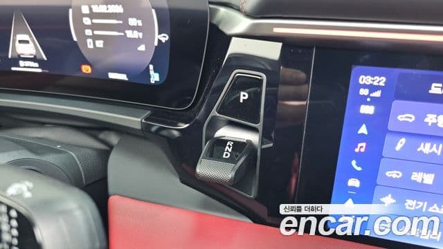 Porsche Macan EV базовый 4, 2025 9