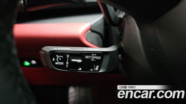 Porsche Macan EV базовый 4, 2025 12