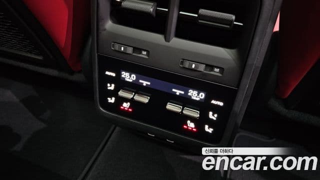 Porsche Macan EV базовый 4, 2025 18