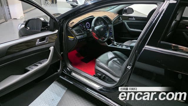 Hyundai LF Sonata Special, 2016 10