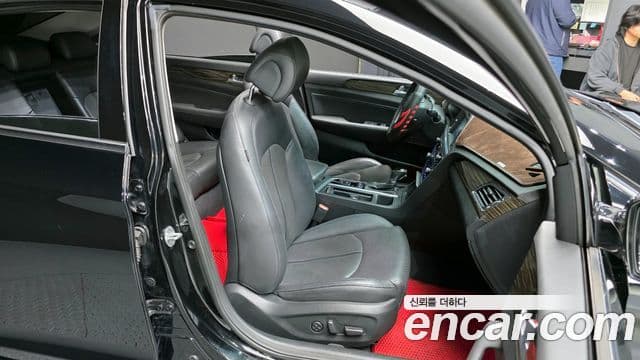 Hyundai LF Sonata Special, 2016 12