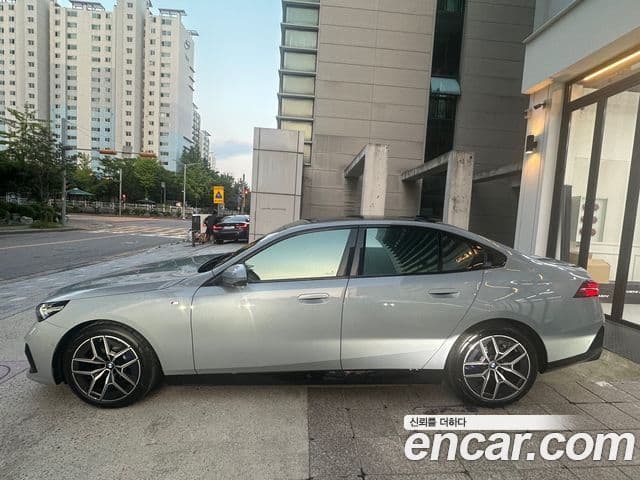 BMW 5시리즈 (G60) 520i M Sport, 2025 4