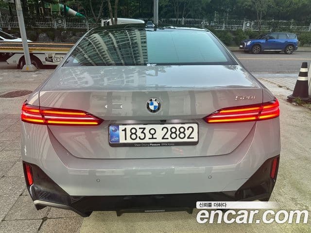 BMW 5시리즈 (G60) 520i M Sport, 2025 все фото