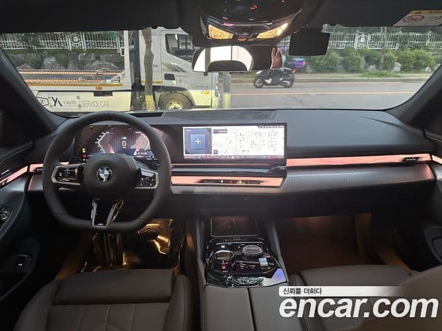 BMW 5시리즈 (G60) 520i M Sport, 2025 12