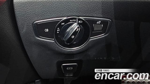 Mercedes-Benz E-класс W213 E220d кабриолет, 2018 17