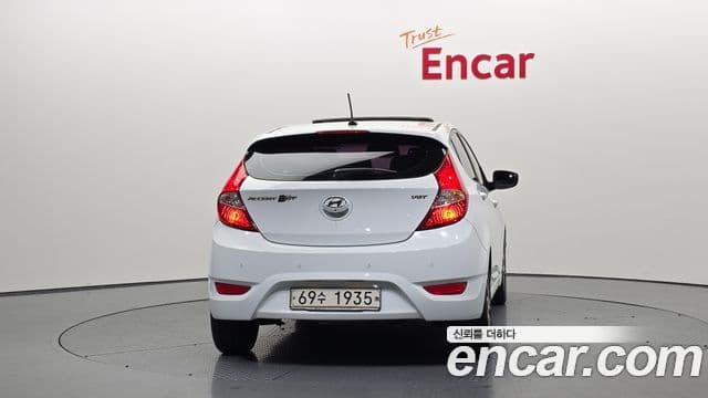 Hyundai Accent(новый кузов / новое поколение) Premium, 2015 4