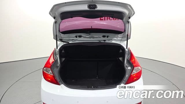 Hyundai Accent(новый кузов / новое поколение) Premium, 2015 20