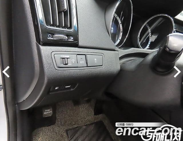 Hyundai YF Sonata люксовая версия, 2011 14